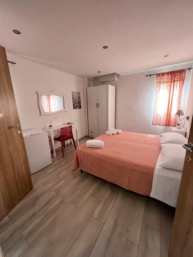 Dieci Maggio 3* Ponza